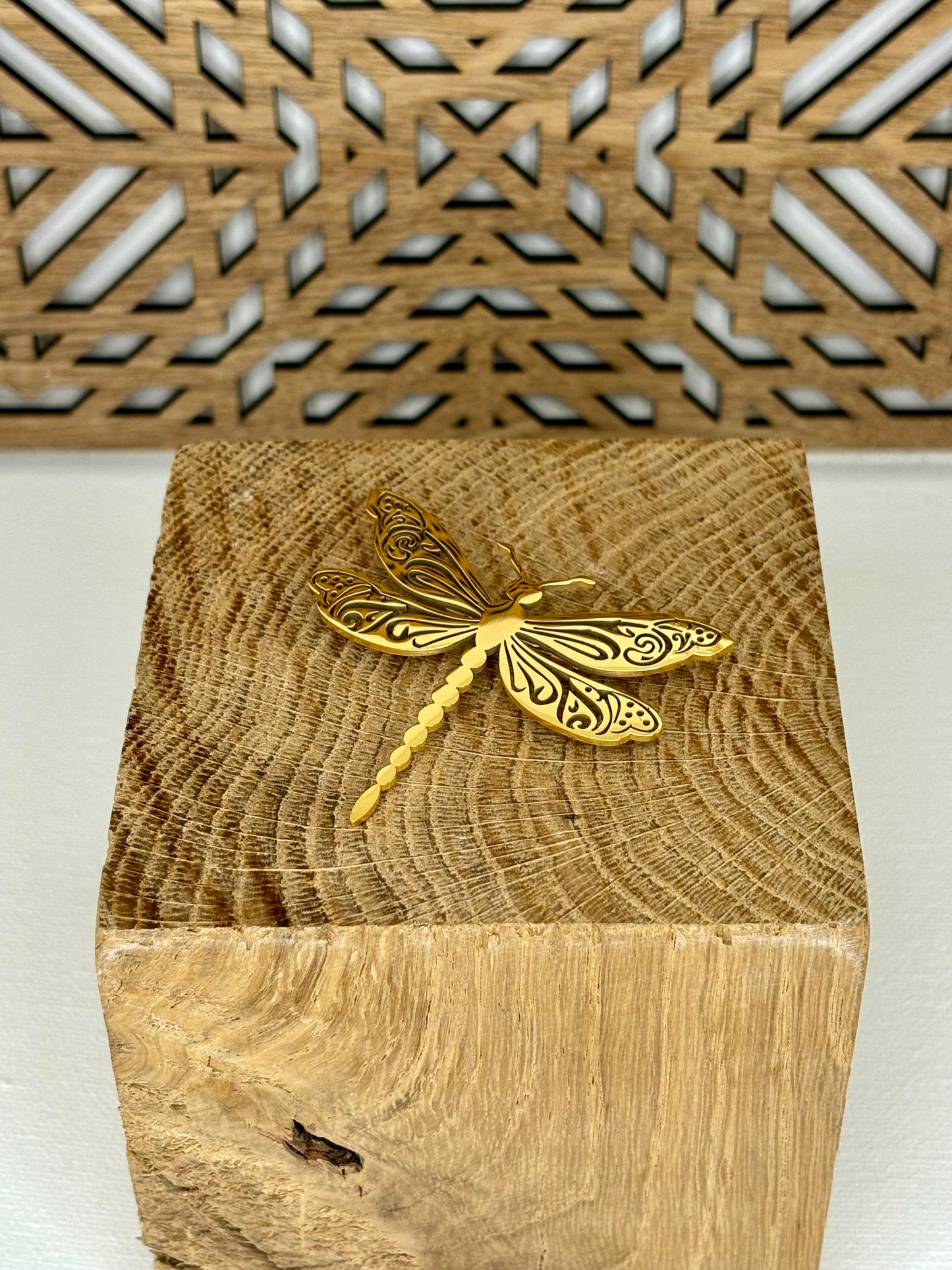 Broche Nya