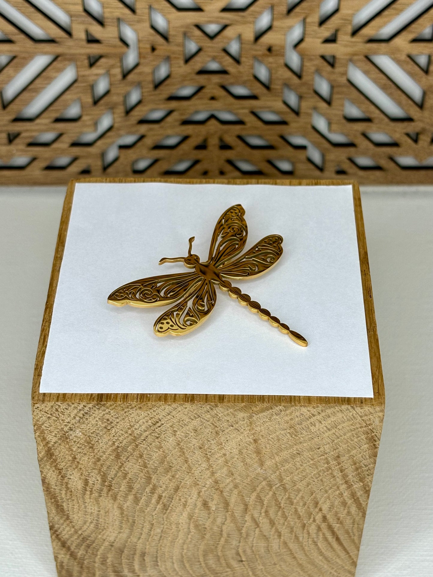 Broche Nya